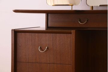 ヴィンテージ家具　G-PLAN(ジープラン) BBシリーズ　北欧ビンテージのドレッサー
