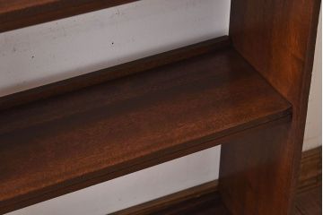 レトロ家具　ラワン材製　昭和レトロな縦型アンティーク本棚(飾り棚)