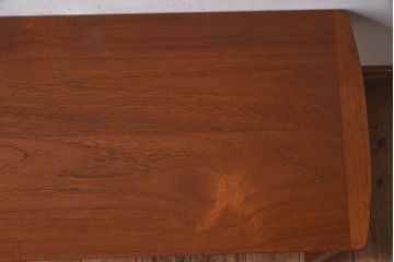 北欧家具　チーク材製　美しい木目のネストテーブル