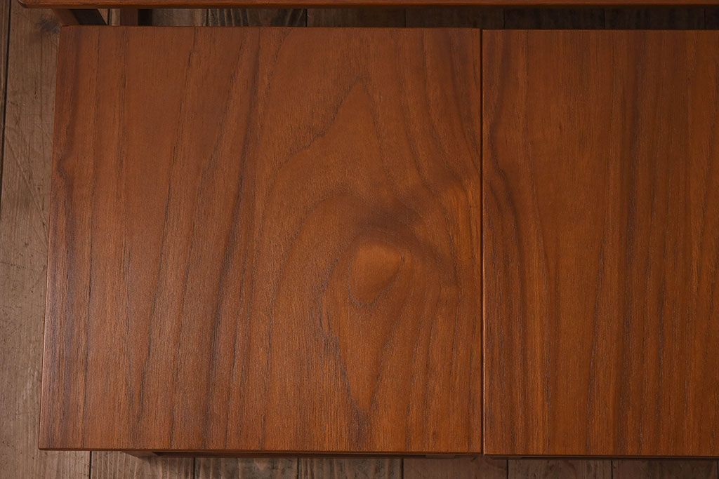 北欧家具　チーク材製　美しい木目のネストテーブル