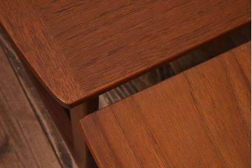 北欧家具　チーク材製　美しい木目のネストテーブル