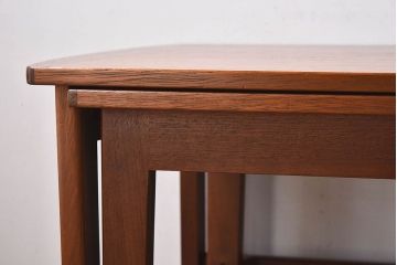 北欧家具　チーク材製　美しい木目のネストテーブル