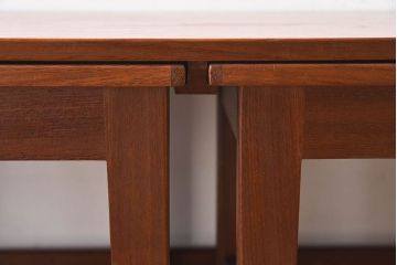 北欧家具　チーク材製　美しい木目のネストテーブル