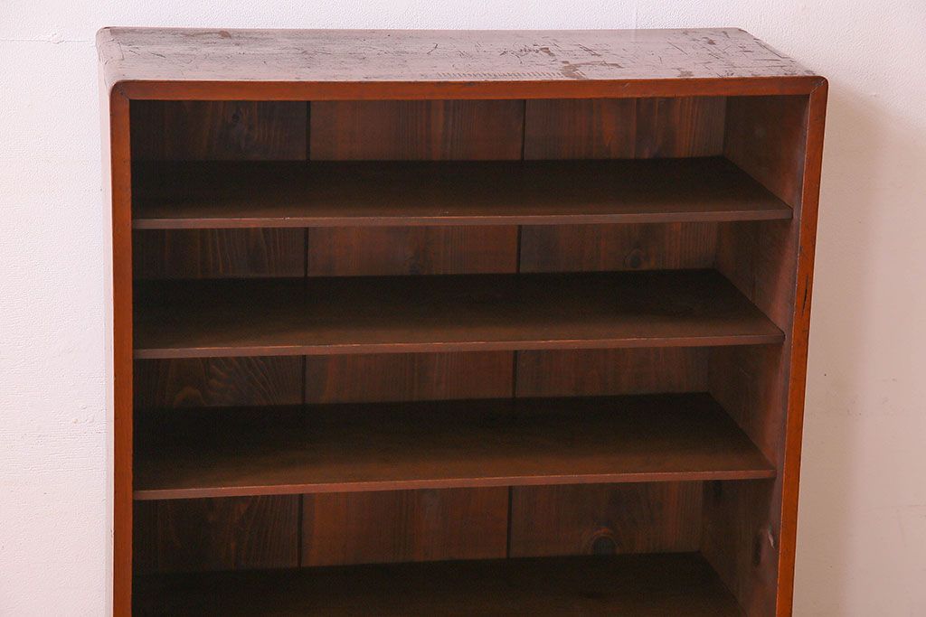 アンティーク家具　和製アンティーク　シンプルなデザインの収納棚(戸棚、本棚)