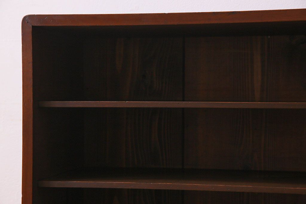 アンティーク家具　和製アンティーク　シンプルなデザインの収納棚(戸棚、本棚)