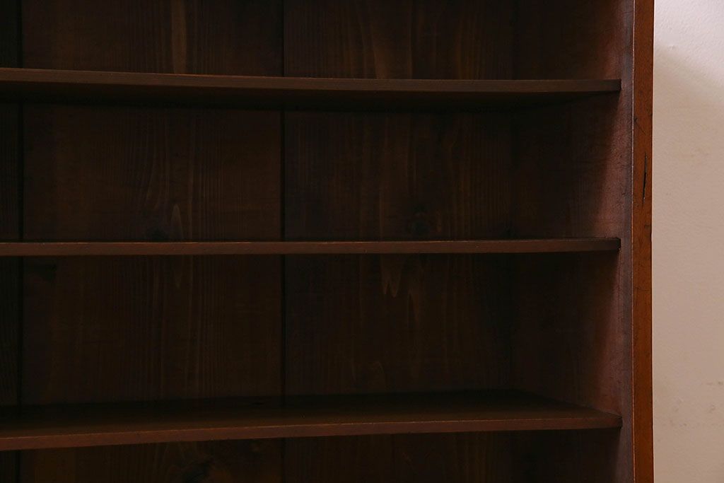 アンティーク家具　和製アンティーク　シンプルなデザインの収納棚(戸棚、本棚)