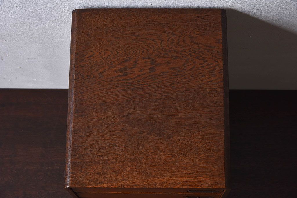 レトロ家具　昭和レトロ　ナラ材製　ネームプレート付きの小引き出し(小物入れ、裁縫箱)