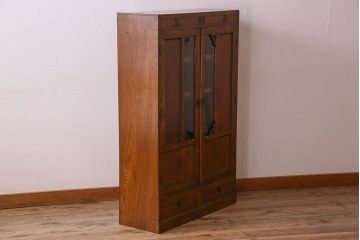 アンティーク家具　和製アンティーク　栓材製　扉のデザインがお洒落な本箱(ブックケース、収納棚、戸棚)