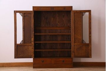 アンティーク家具　和製アンティーク　栓材製　扉のデザインがお洒落な本箱(ブックケース、収納棚、戸棚)