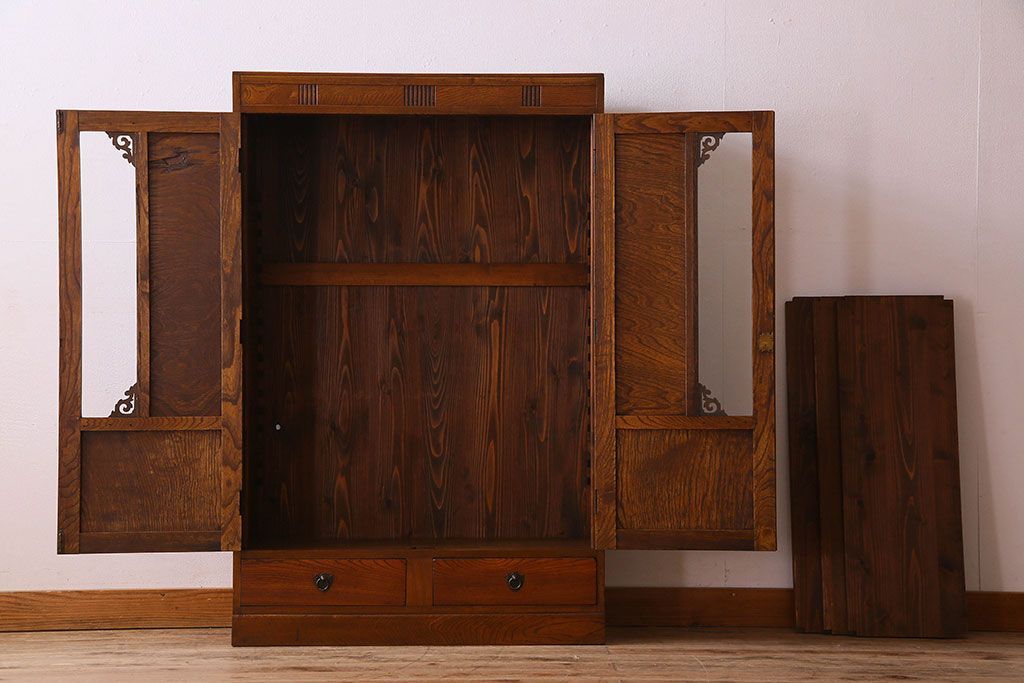 アンティーク家具　和製アンティーク　栓材製　扉のデザインがお洒落な本箱(ブックケース、収納棚、戸棚)