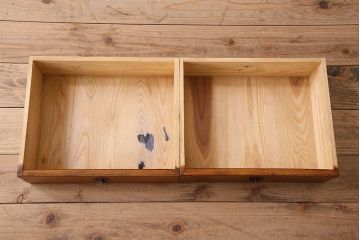 アンティーク家具　和製アンティーク　栓材製　扉のデザインがお洒落な本箱(ブックケース、収納棚、戸棚)