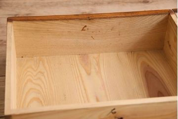 アンティーク家具　和製アンティーク　栓材製　扉のデザインがお洒落な本箱(ブックケース、収納棚、戸棚)