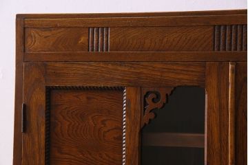 アンティーク家具　和製アンティーク　栓材製　扉のデザインがお洒落な本箱(ブックケース、収納棚、戸棚)