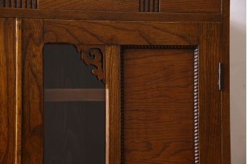 アンティーク家具　和製アンティーク　栓材製　扉のデザインがお洒落な本箱(ブックケース、収納棚、戸棚)