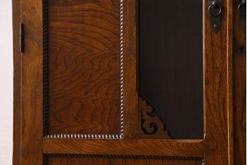 アンティーク家具　和製アンティーク　栓材製　扉のデザインがお洒落な本箱(ブックケース、収納棚、戸棚)