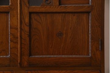 アンティーク家具　和製アンティーク　栓材製　扉のデザインがお洒落な本箱(ブックケース、収納棚、戸棚)