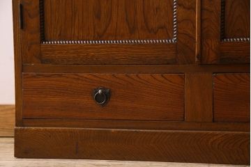 アンティーク家具　和製アンティーク　栓材製　扉のデザインがお洒落な本箱(ブックケース、収納棚、戸棚)