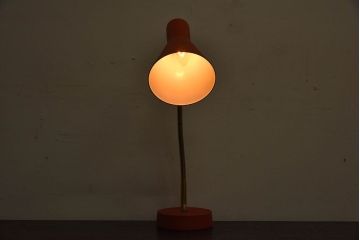 北欧雑貨　ポップなデザインのデスクライト(テーブルスタンド)