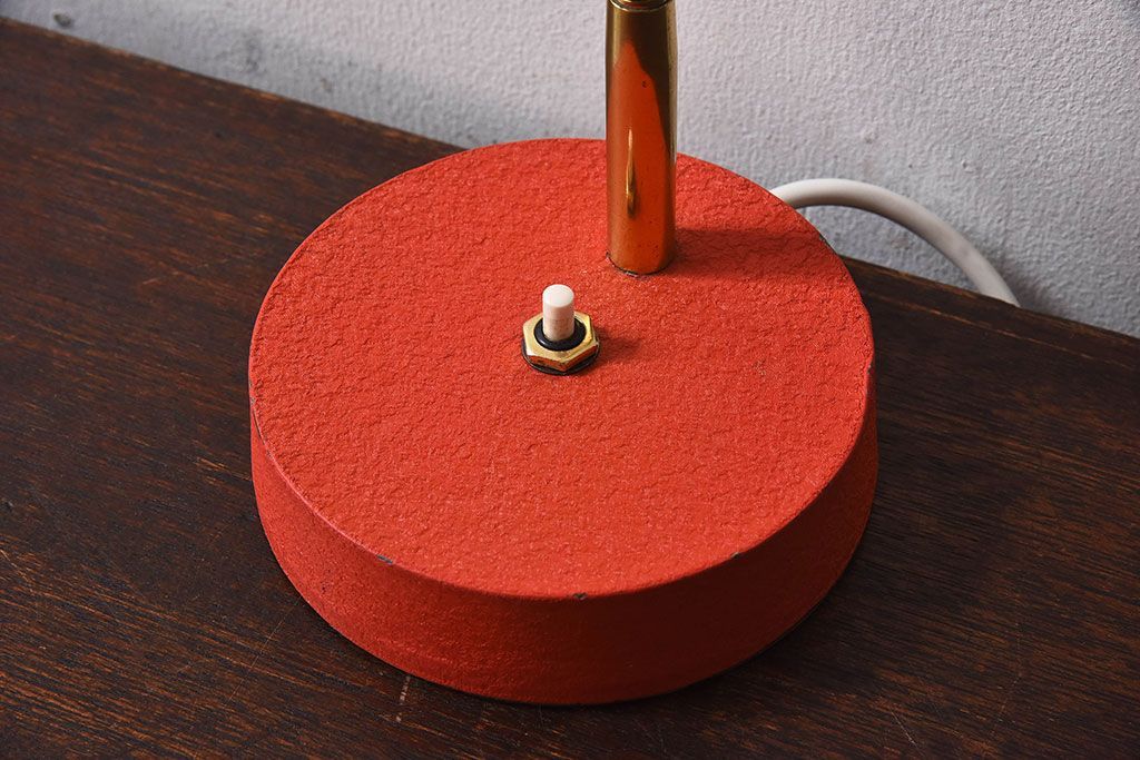 北欧雑貨　ポップなデザインのデスクライト(テーブルスタンド)