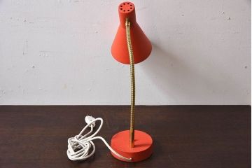 北欧雑貨　ポップなデザインのデスクライト(テーブルスタンド)