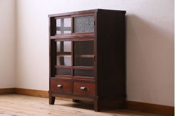 アンティーク家具　和製アンティーク　お洒落な結霜ガラス入りの収納棚(戸棚、食器棚)