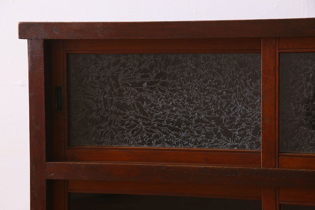 アンティーク家具　和製アンティーク　お洒落な結霜ガラス入りの収納棚(戸棚、食器棚)