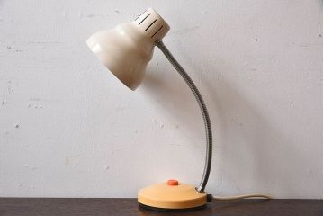 北欧雑貨　ポップなデザインのデスクスタンド(テーブルスタンド)(1)