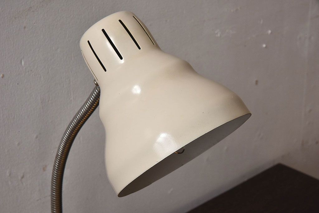 北欧雑貨　ポップなデザインのデスクスタンド(テーブルスタンド)(1)