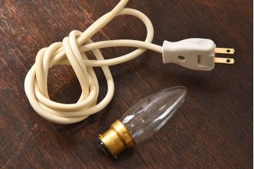 北欧雑貨　ポップなデザインのデスクスタンド(テーブルスタンド)(1)