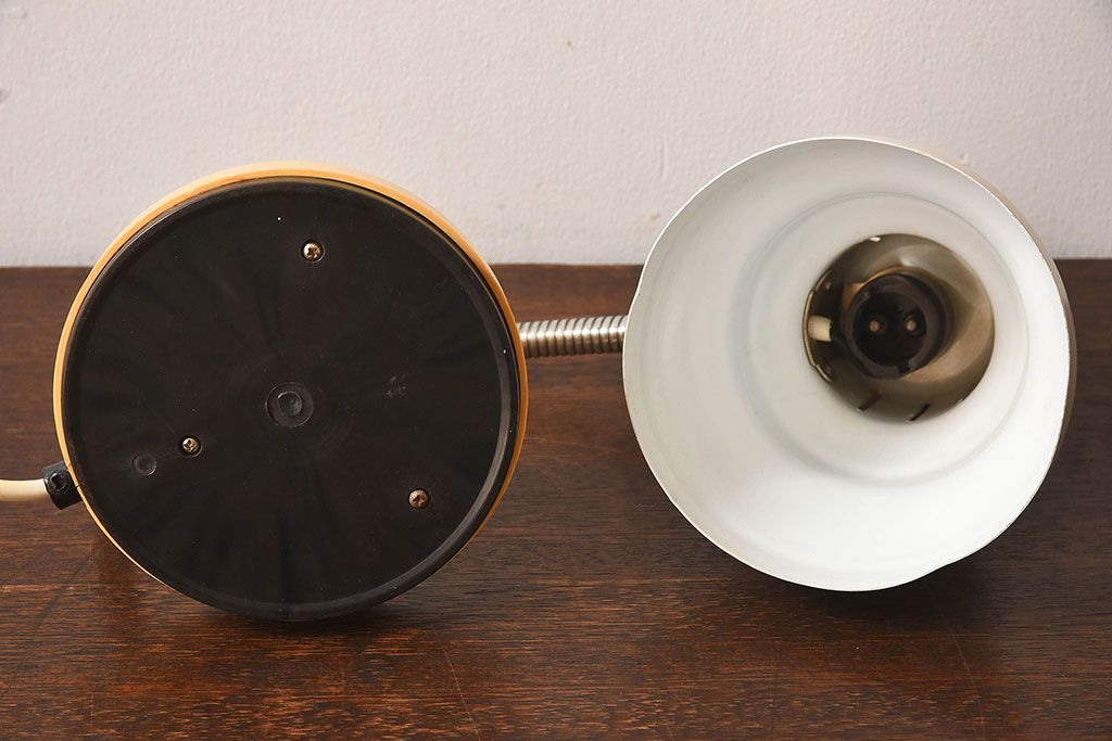 北欧雑貨　ポップなデザインのデスクスタンド(テーブルスタンド)(1)