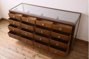 アンティーク家具　イギリスアンティーク　オーク材製のシャツケース(ガラスケース、ショーケース)