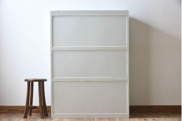 ペイント家具　モールガラス入り!柔らかなカラーが魅力的なチェスト