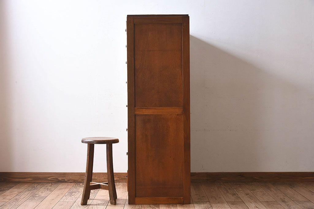 レトロ家具　昭和レトロ　人気のダイヤガラス入りの愛らしいチェスト