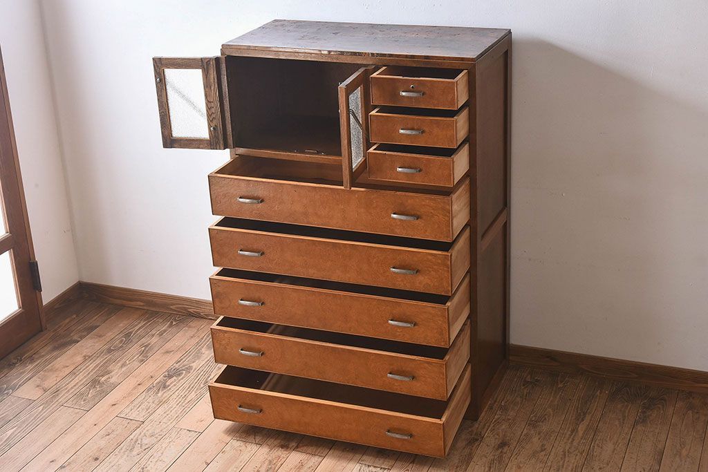 レトロ家具　昭和レトロ　人気のダイヤガラス入りの愛らしいチェスト