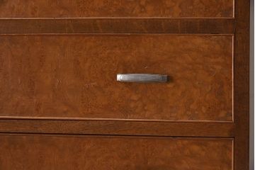 レトロ家具　昭和レトロ　人気のダイヤガラス入りの愛らしいチェスト