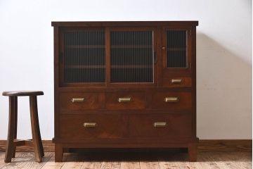 レトロ家具　昭和レトロ　前面ケヤキ材　人気のモールガラス入りのアンティーク収納棚(戸棚)