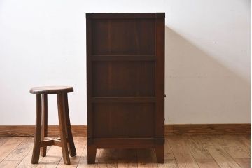 レトロ家具　昭和レトロ　前面ケヤキ材　人気のモールガラス入りのアンティーク収納棚(戸棚)