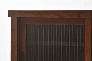 レトロ家具　昭和レトロ　前面ケヤキ材　人気のモールガラス入りのアンティーク収納棚(戸棚)