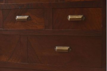 レトロ家具　昭和レトロ　前面ケヤキ材　人気のモールガラス入りのアンティーク収納棚(戸棚)