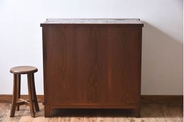 レトロ家具　昭和レトロ　前面ケヤキ材　人気のモールガラス入りのアンティーク収納棚(戸棚)