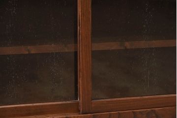 アンティーク家具　和製アンティーク　気泡ガラス入り!鉄脚付き収納棚(戸棚)