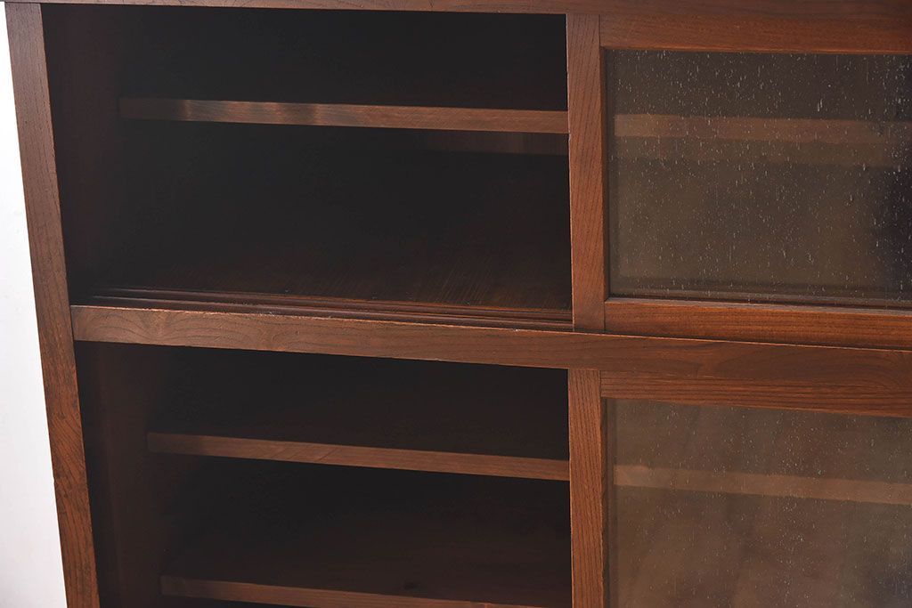 アンティーク家具　和製アンティーク　気泡ガラス入り!鉄脚付き収納棚(戸棚)