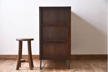 アンティーク家具　和製アンティーク　気泡ガラス入り!鉄脚付き収納棚(戸棚)