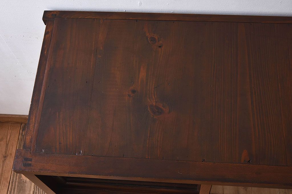 アンティーク家具　和製アンティーク　気泡ガラス入り!鉄脚付き収納棚(戸棚)