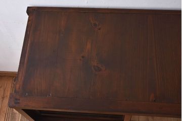 アンティーク家具　和製アンティーク　気泡ガラス入り!鉄脚付き収納棚(戸棚)