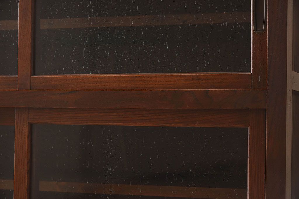 アンティーク家具　和製アンティーク　気泡ガラス入り!鉄脚付き収納棚(戸棚)