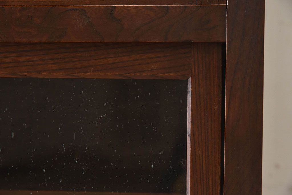 アンティーク家具　和製アンティーク　気泡ガラス入り!鉄脚付き収納棚(戸棚)