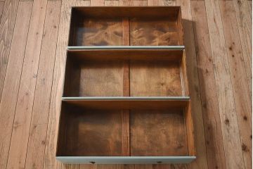 ペイント家具　可愛らしいデザインのイギリスアンティークチェスト(引き出し)