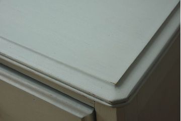 ペイント家具　可愛らしいデザインのイギリスアンティークチェスト(引き出し)