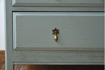 ペイント家具　可愛らしいデザインのイギリスアンティークチェスト(引き出し)